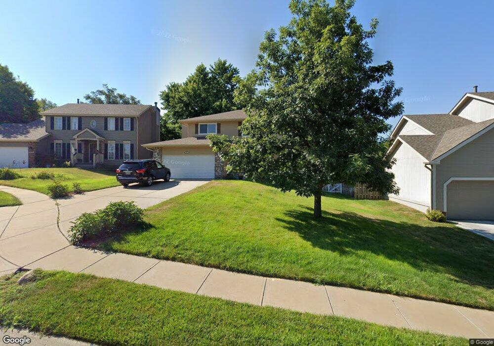 16817 Holmes Cir, Omaha, NE 68135 - photo 1