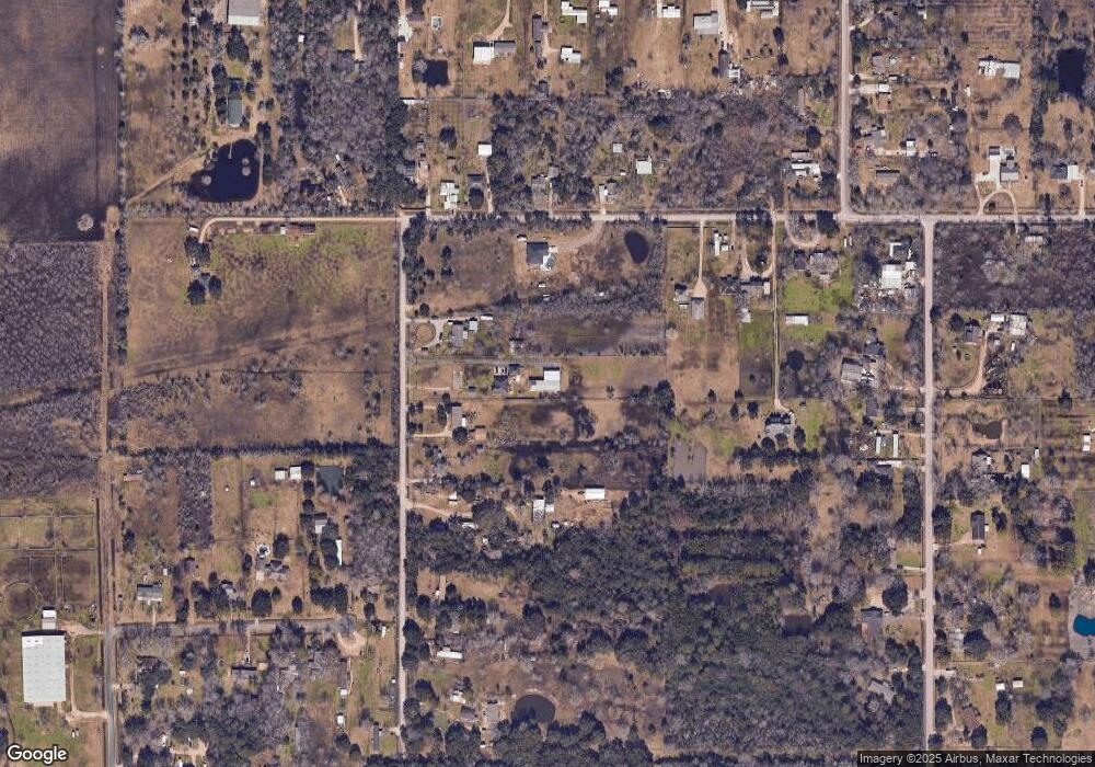 910 Childs St, Alvin, TX 77511 - photo 1