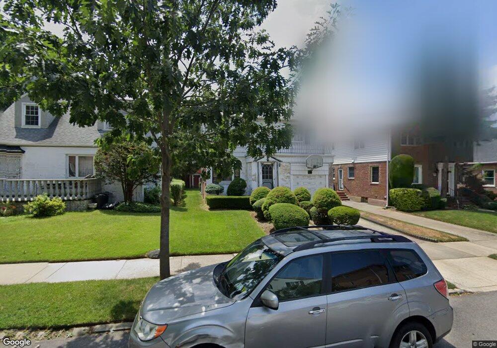 69-60 185th St unit Building, Flushing, NY 11365 - photo 1