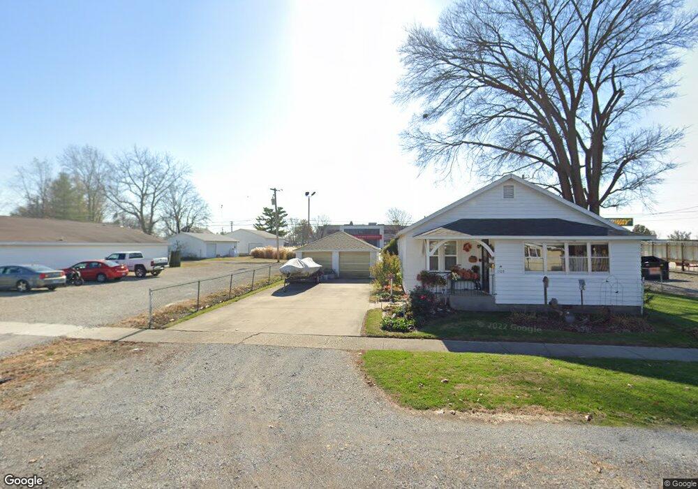 1105 W Edgar Ave, Effingham, IL 62401 - photo 1