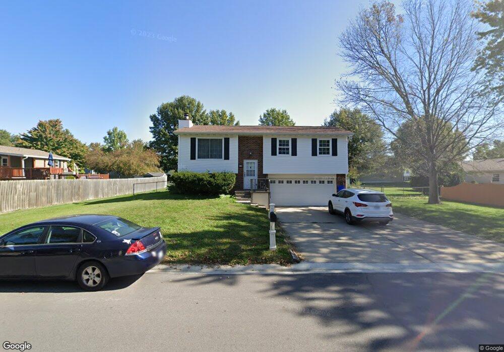 10 Frontenac Ln, Maryville, IL 62062 - photo 1