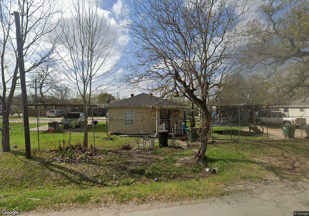 709 Berry Rd, Houston, TX 77022 - photo 1