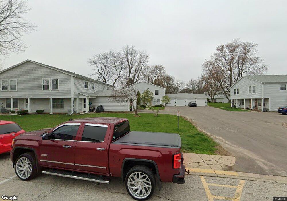 1330 N Glen Cir unit A, Aurora, IL 60506 - photo 1