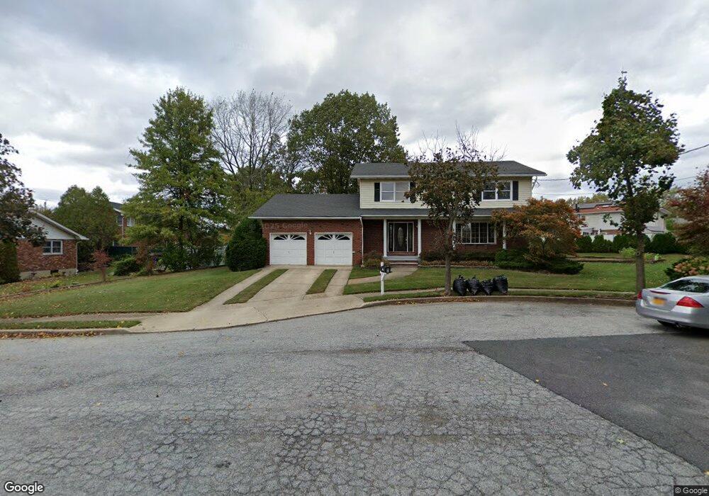 2122 Adlers Way, New York City, NY 10309 - photo 1