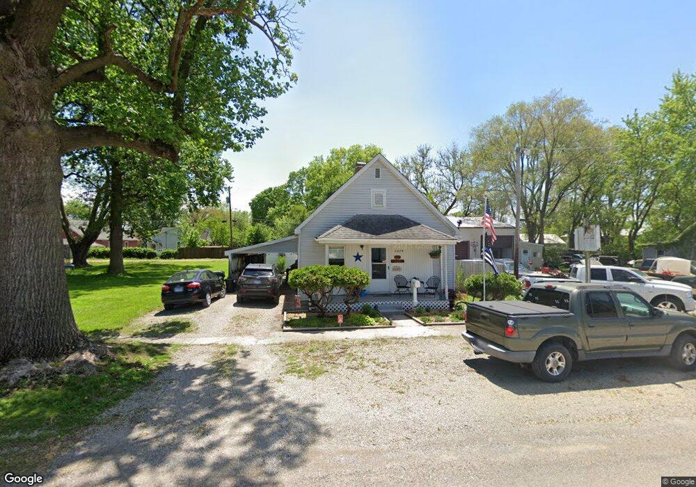 2429 Broadway Ave, Mattoon, IL 61938 - photo 1