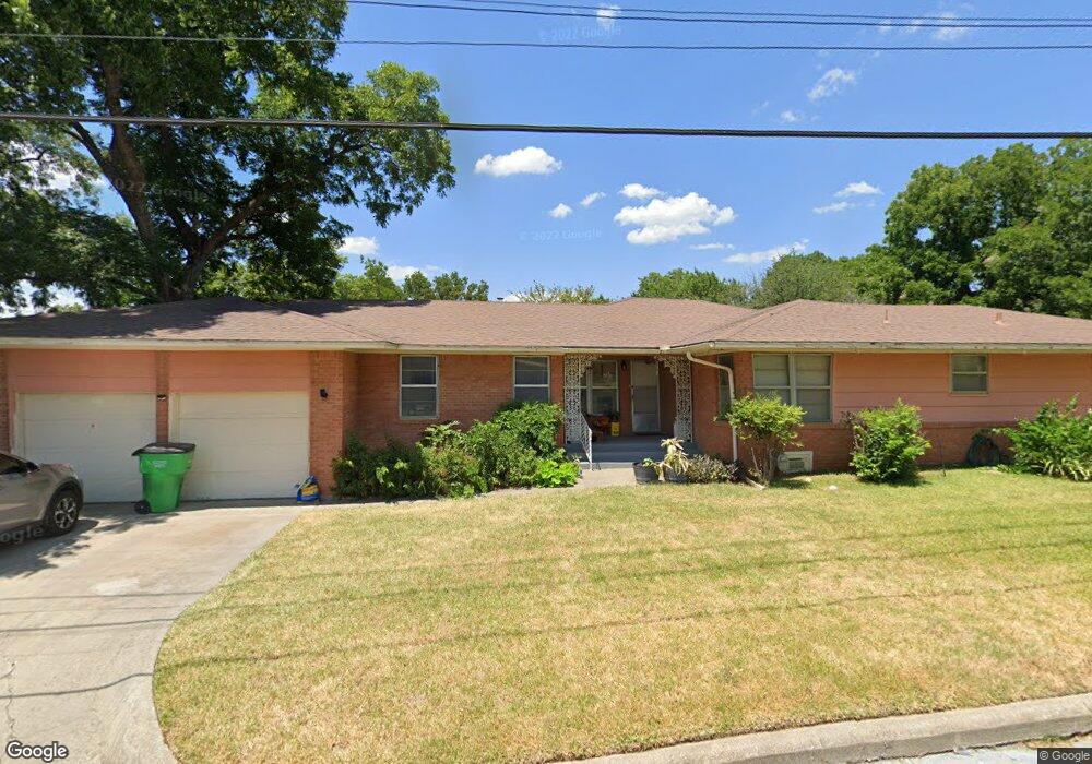 1015 S Denton St, Gainesville, TX 76240 - photo 1