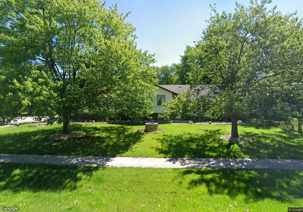 10S473 Book Rd, Naperville, IL 60564 - photo 1