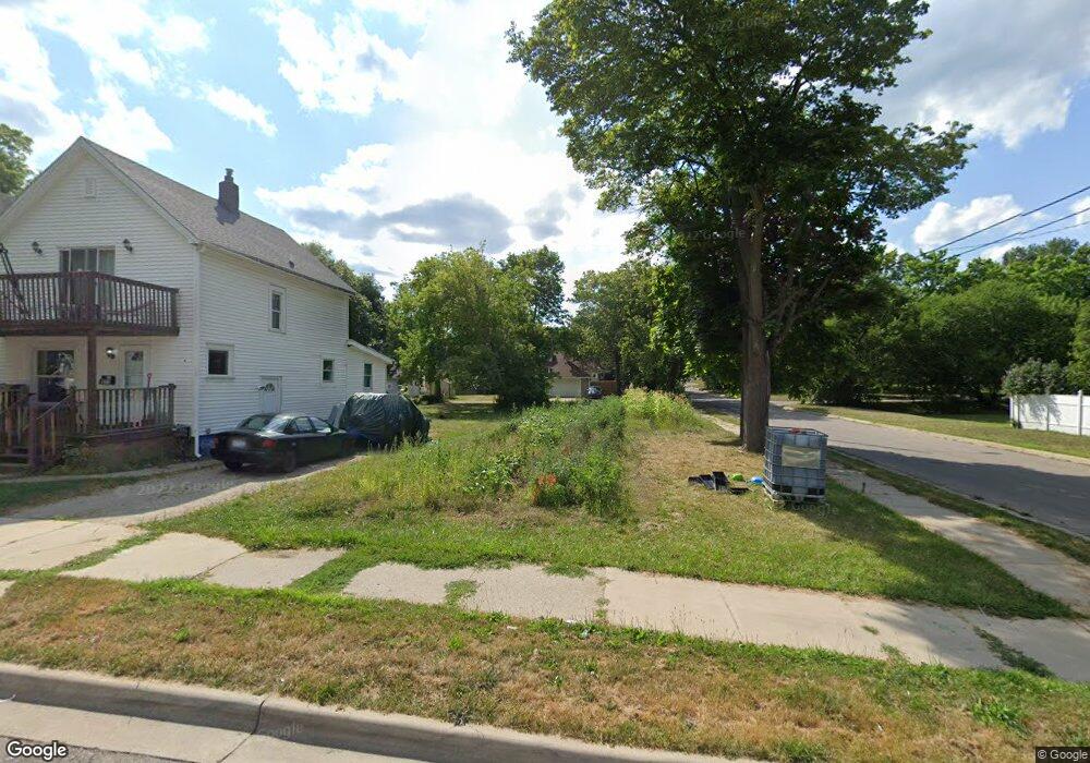 925 N Sycamore St, Lansing, MI 48906 - photo 1