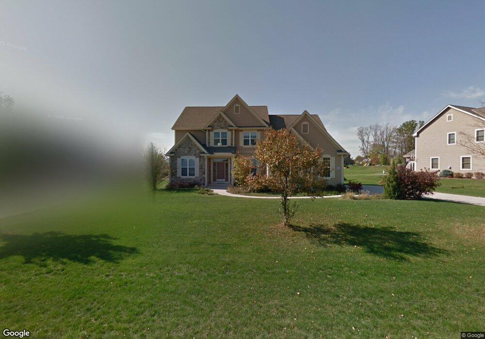 W131N6685 Daylily Dr, Menomonee Falls, WI 53051 - photo 1