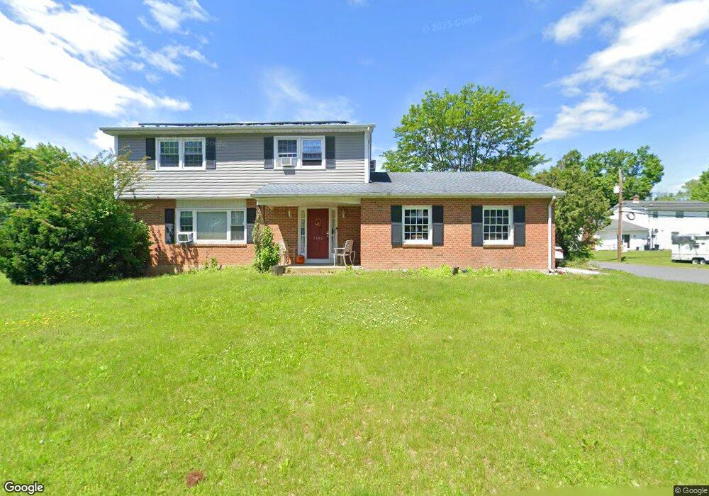 1386 Oak Dr, Macungie, PA 18062 - photo 1