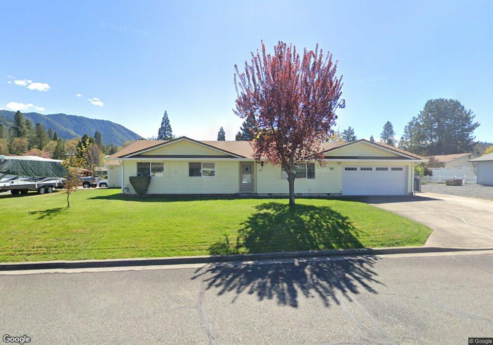 1691 Axtell Dr, Grants Pass, OR 97527 - photo 1