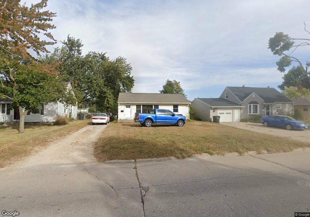 512 34th St SE, Cedar Rapids, IA 52403 - photo 1