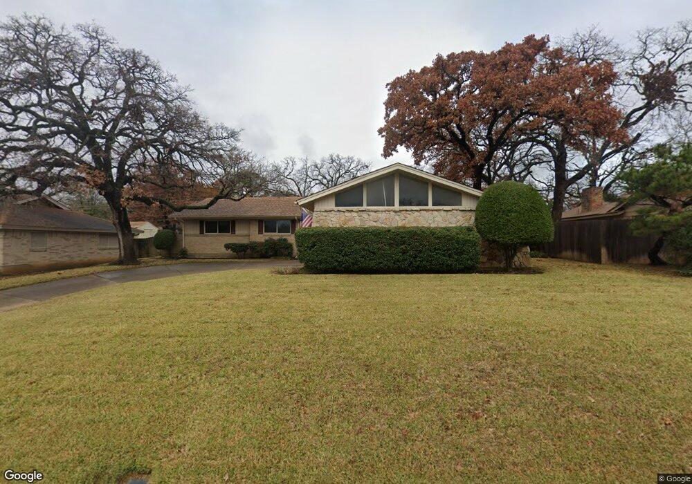 832 Woodcrest Dr, Hurst, TX 76053 - photo 1