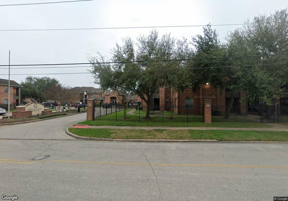 877 E House St, Alvin, TX 77511 - photo 1