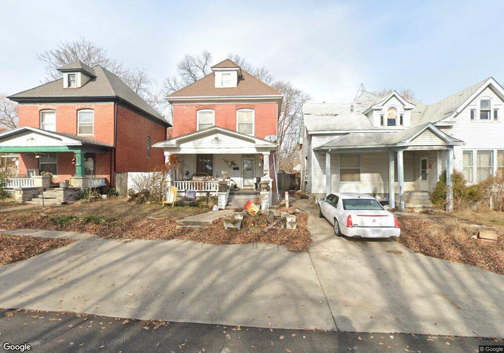 1819 Clark Ave, Parsons, KS 67357 - photo 1