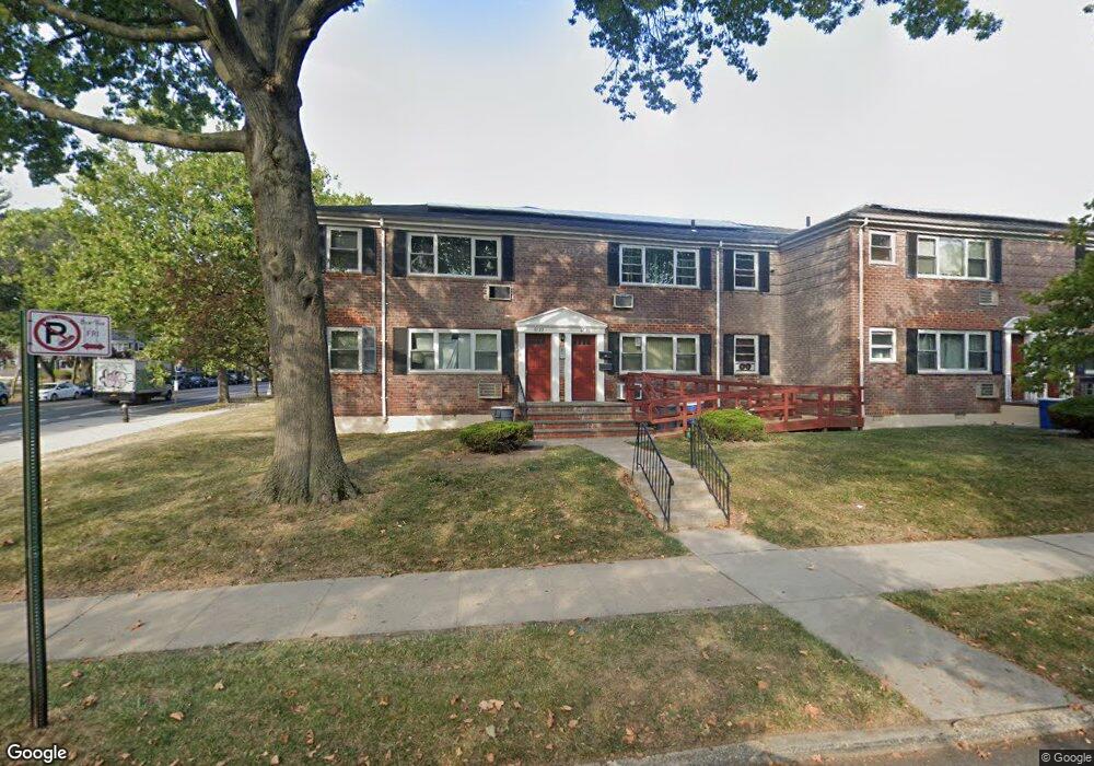 6782 152nd St unit 301A, Flushing, NY 11367 - photo 1