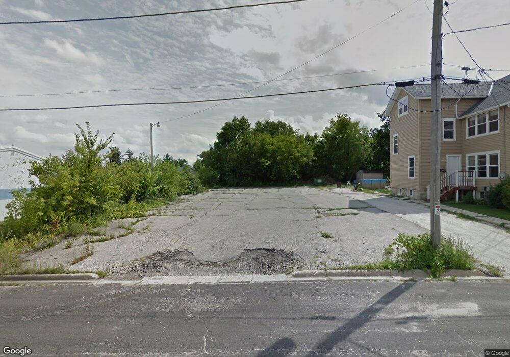 N91W16245 Pershing Ave, Menomonee Falls, WI 53051 - photo 1