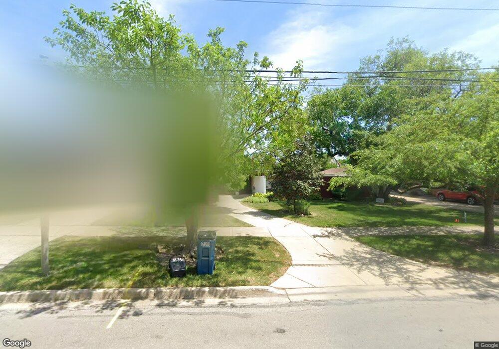 201 N Willow Rd, Elmhurst, IL 60126 - photo 1