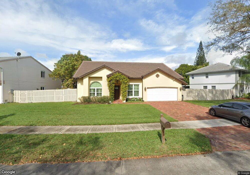 841 Greenbrier Ave, Davie, FL 33325 - photo 1