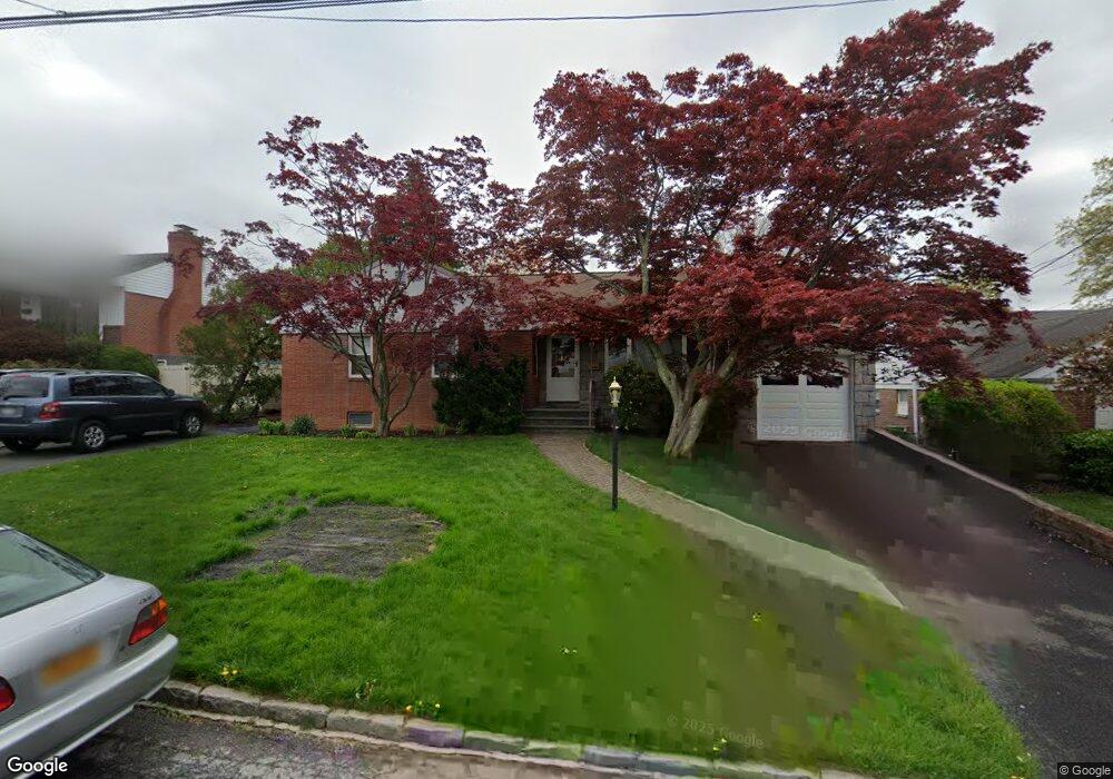 82 Mohawk Rd, Yonkers, NY 10710 - photo 1