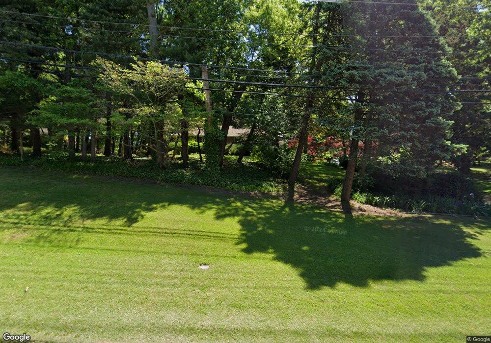 371 Harned Rd, ComMacK, NY 11725 - photo 1