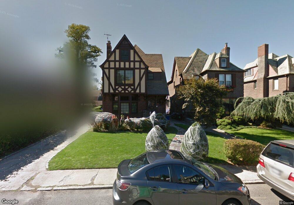 6950 Ingram St, Forest Hills, NY 11375 - photo 1