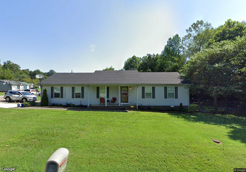 216 N Edgewood Dr, Hopkinsville, KY 42240 - photo 1
