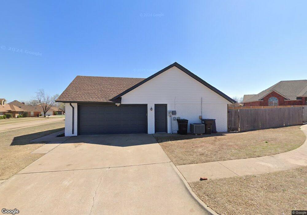 205 S Ramblin Oaks Dr, Moore, OK 73160 - photo 1