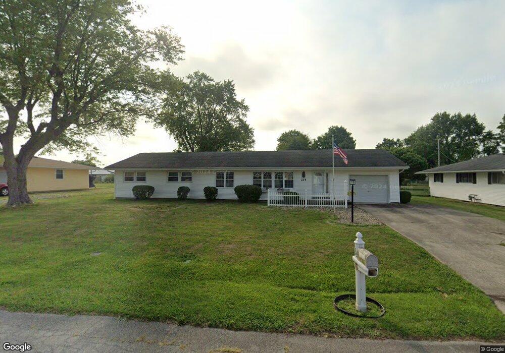 215 Meadow Dr, Circleville, OH 43113 - photo 1