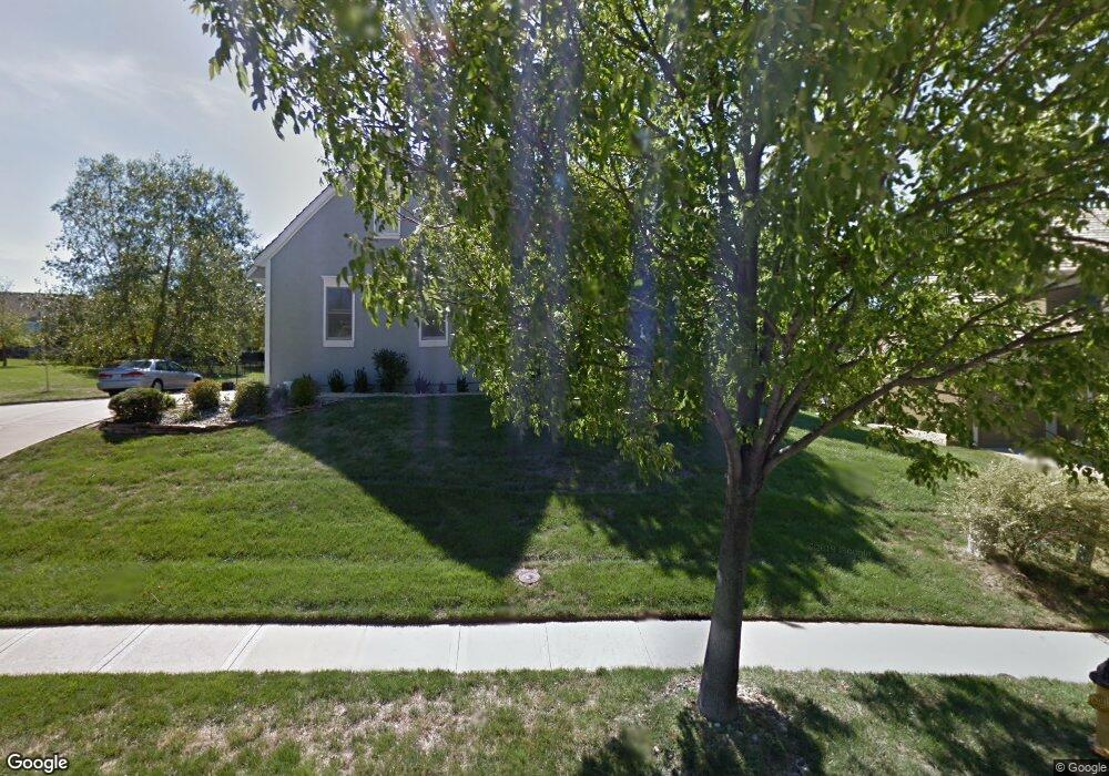 9434 Pine St, Lenexa, KS 66220 - photo 1