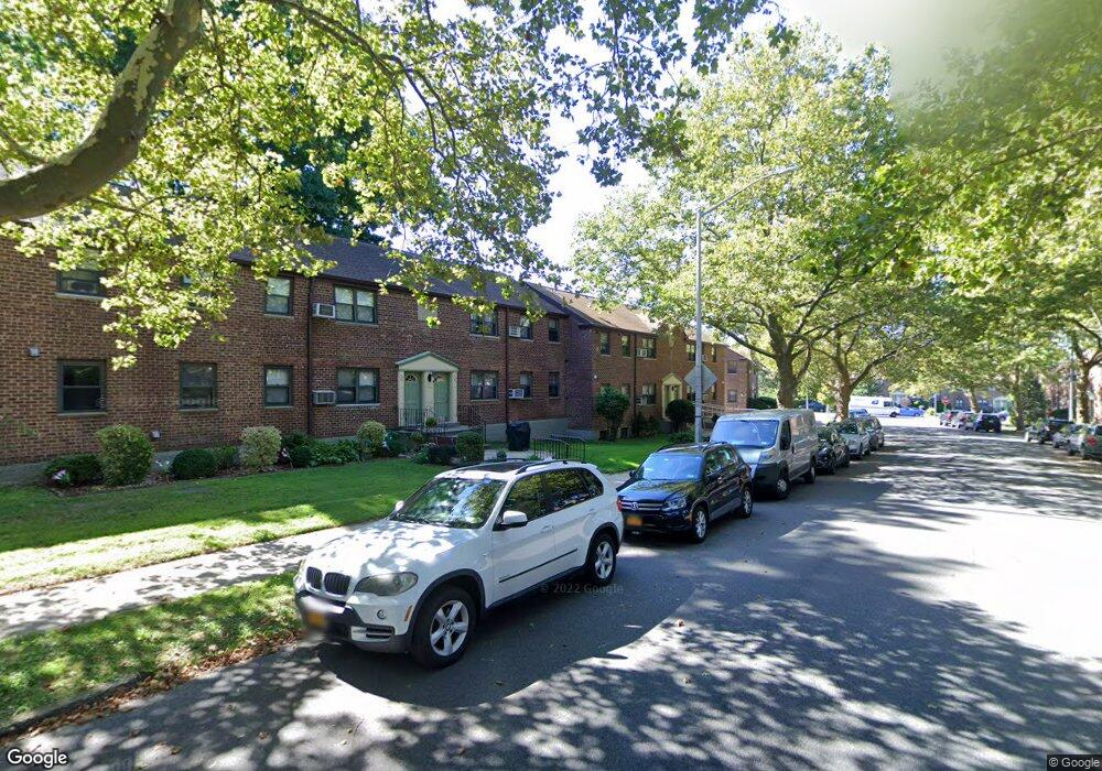 5861 246th Crescent unit Lower, Little Neck, NY 11362 - photo 1