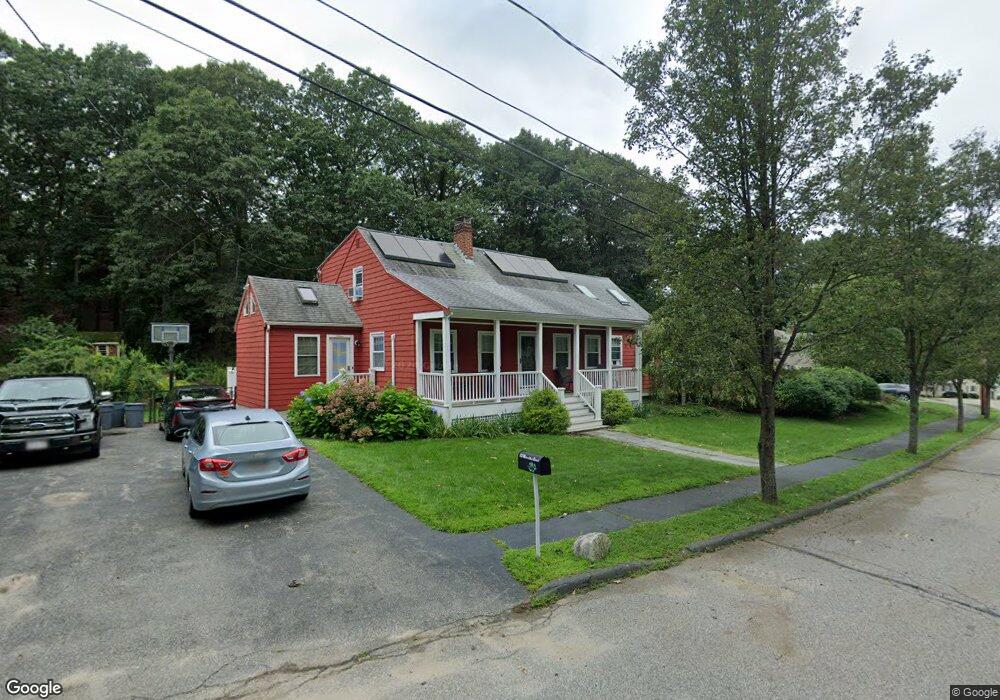 33 Hiawatha Rd, Woburn, MA 01801 - photo 1