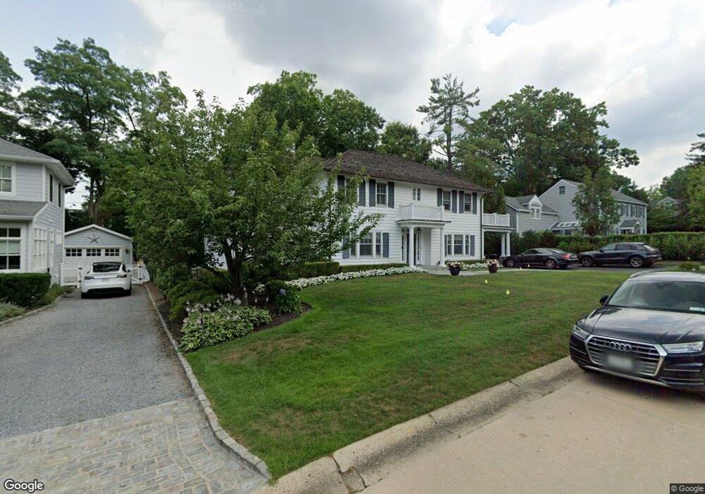 25 Dolphin Green, Port Washington, NY 11050 - photo 1