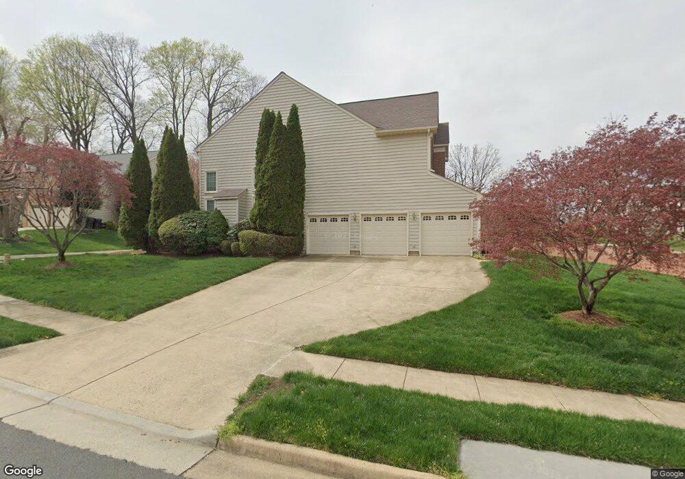 1720 Drewlaine Dr, Vienna, VA 22182 - photo 1