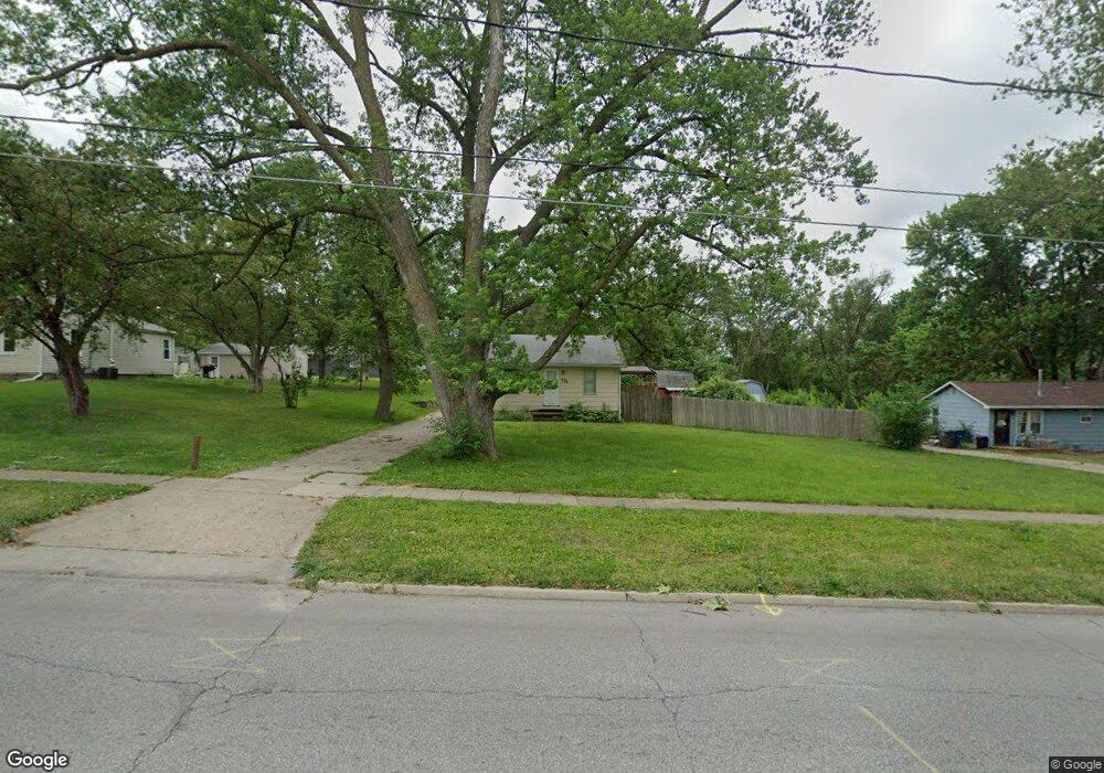 721 E Watrous Ave, Des Moines, IA 50315 - photo 1