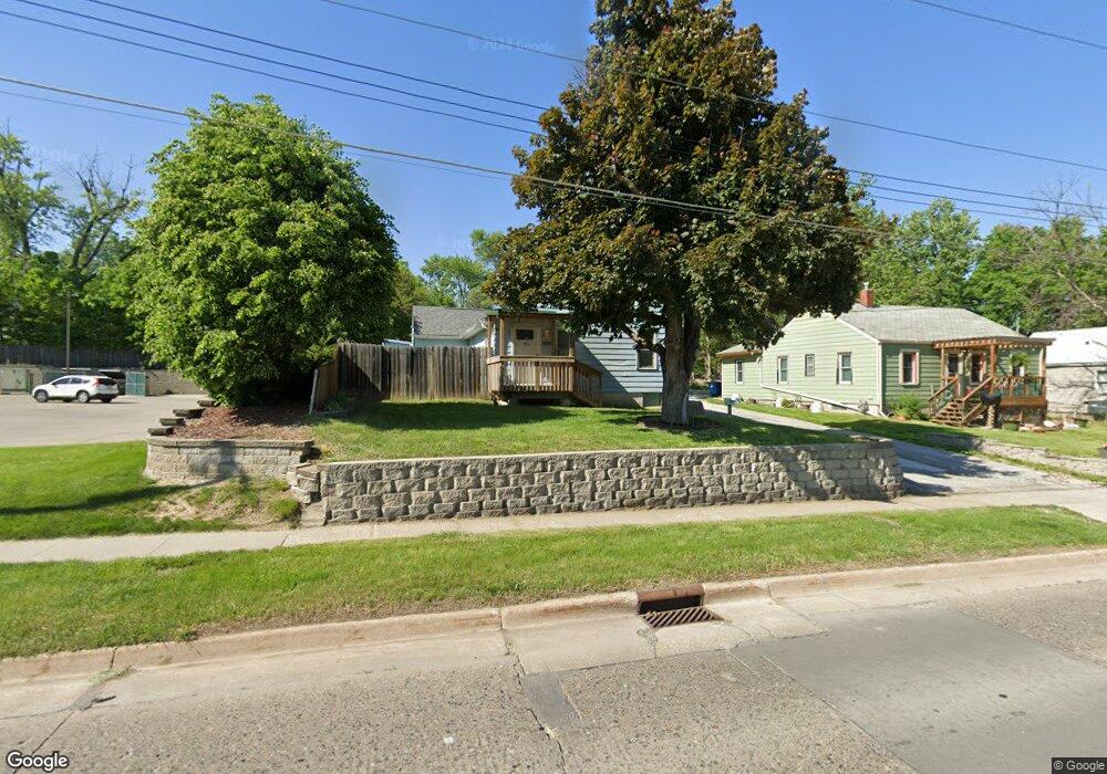 2926 E Euclid Ave, Des Moines, IA 50317 - photo 1