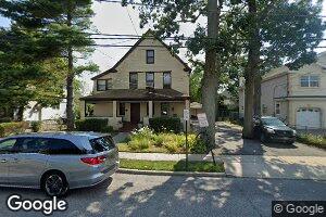 55 Spruce St, Cedarhurst, NY 11516