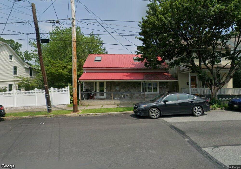 128 N Broad St, Nazareth, PA 18064 - photo 1