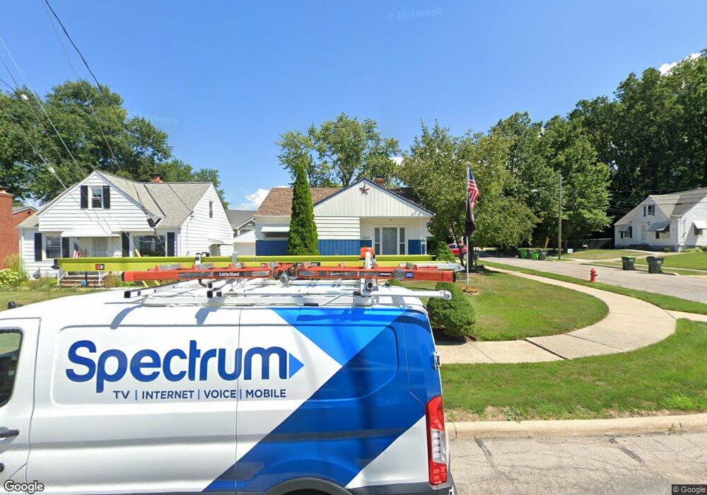 1835 E 294th St, Wickliffe, OH 44092 - photo 1