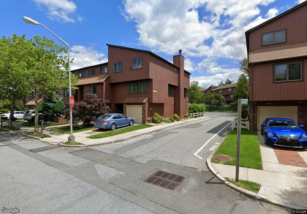 41 Gateway Dr unit 181, Staten Island, NY 10304 - photo 1