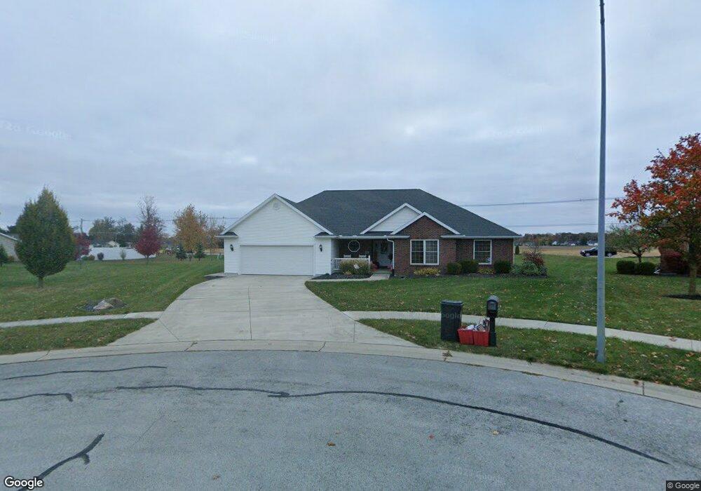 818 Abraham Ct, Wapakoneta, OH 45895 - photo 1