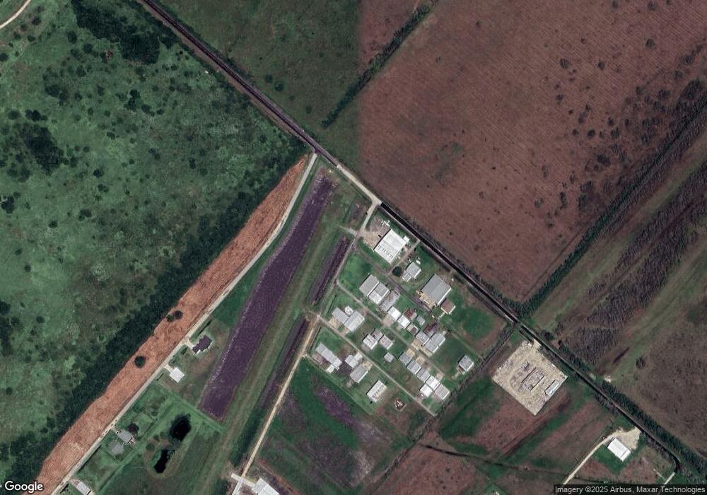 000 Taxi Way 1, Manvel, TX 77578 - photo 1