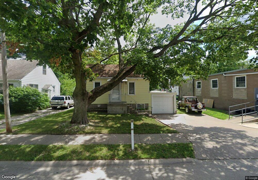 1909 N Zenith Ave, Davenport, IA 52804 - photo 1