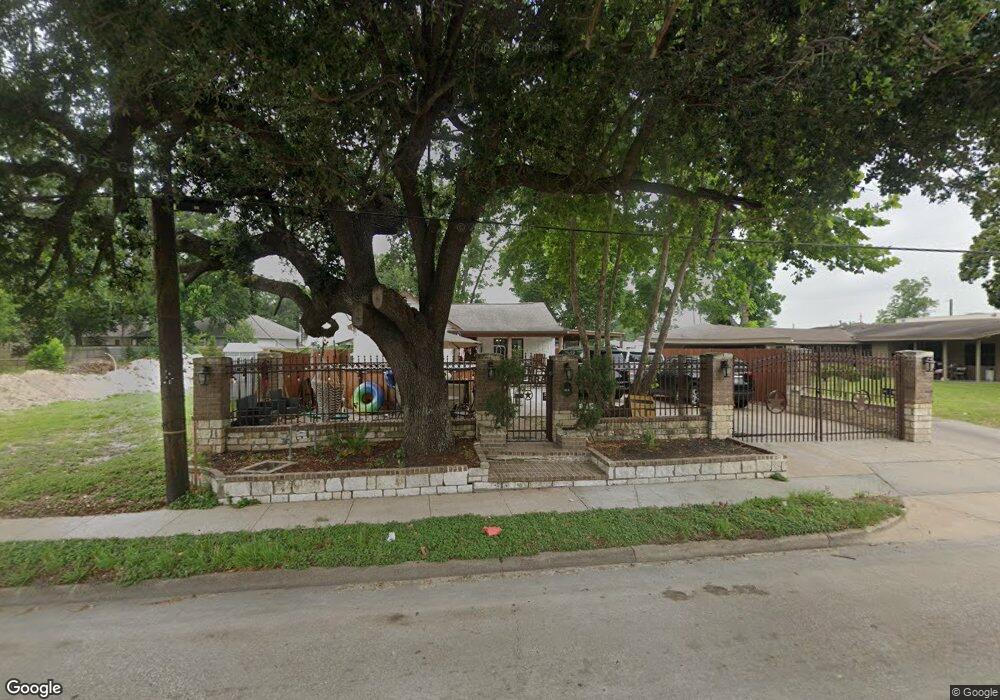 868 W Little York Rd, Houston, TX 77091 - photo 1