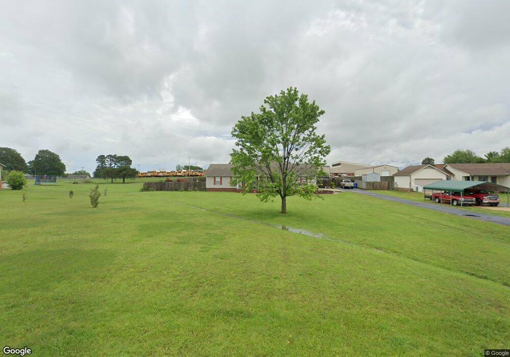 77 Vaughn Dr, Paragould, AR 72450 - photo 1