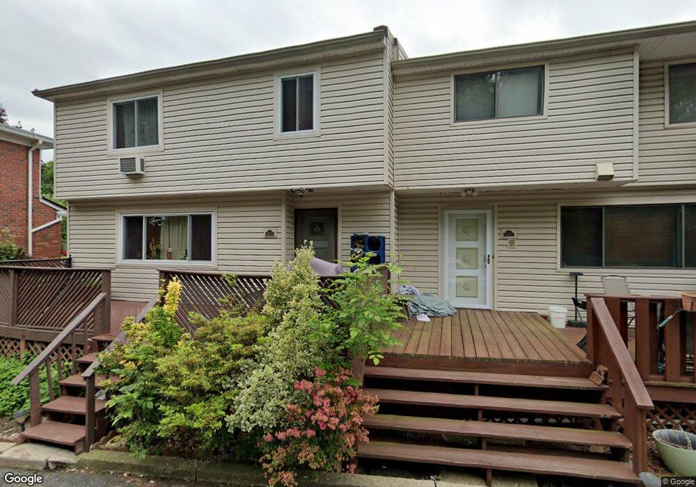 501 Willow Rd E unit 501-2, Staten Island, NY 10314 - photo 1