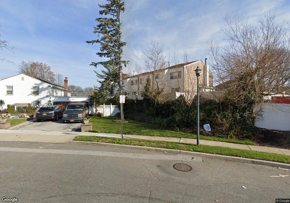 23 Vanderbilt Way, Valley Stream, NY 11581 - photo 1