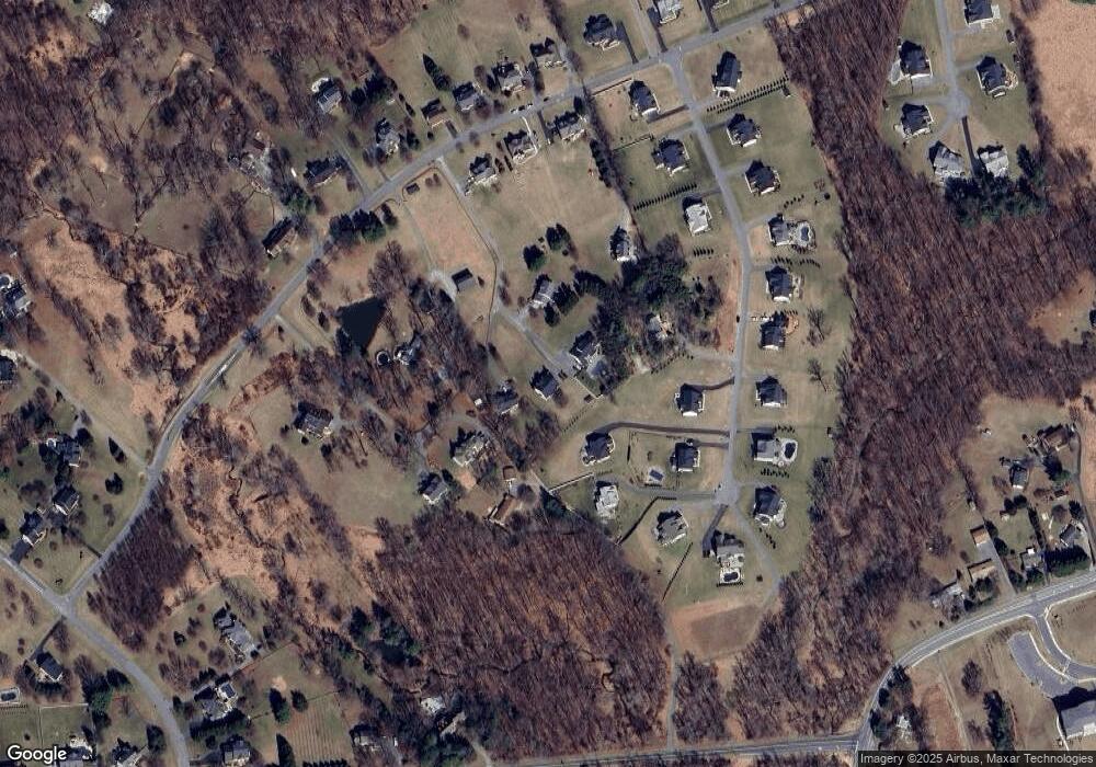 5708 Beauty Dr, Sykesville, MD 21784 - photo 1