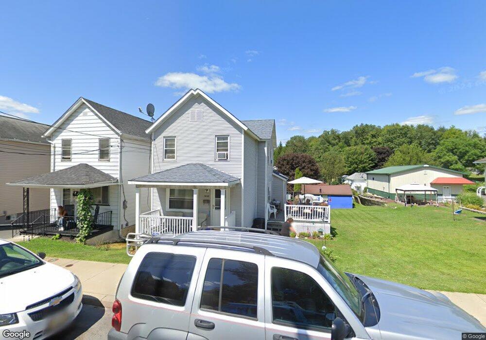 711 Kossuth Ave, Throop, PA 18512 - photo 1