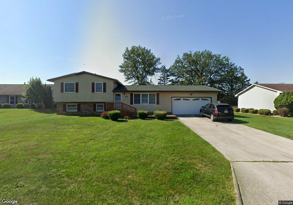 1333 Oakridge Dr, Bucyrus, OH 44820 - photo 1